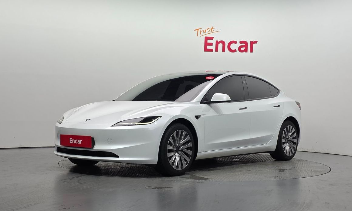 Tesla Model 3 2024
