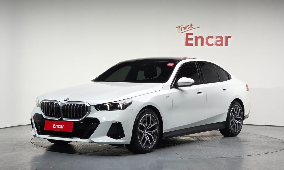 BMW 5-Series 2024