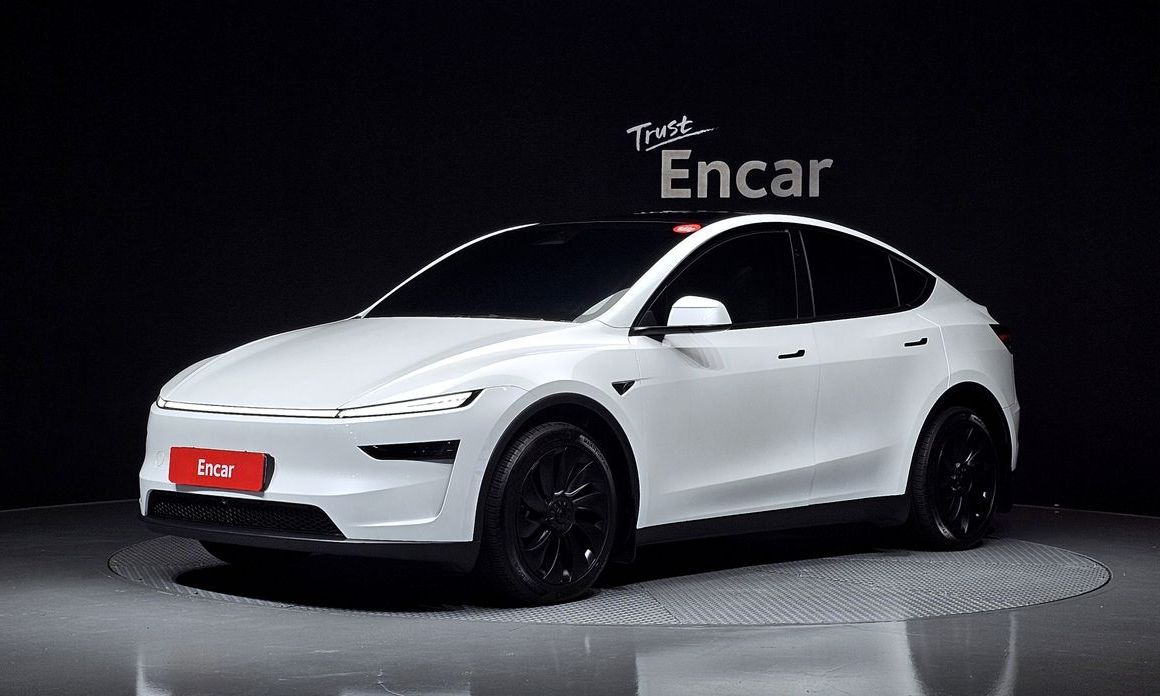Tesla Model Y 2025