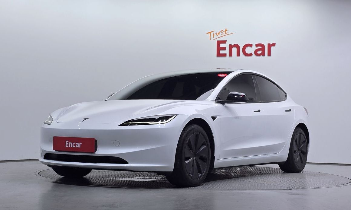 Tesla Model 3 2024