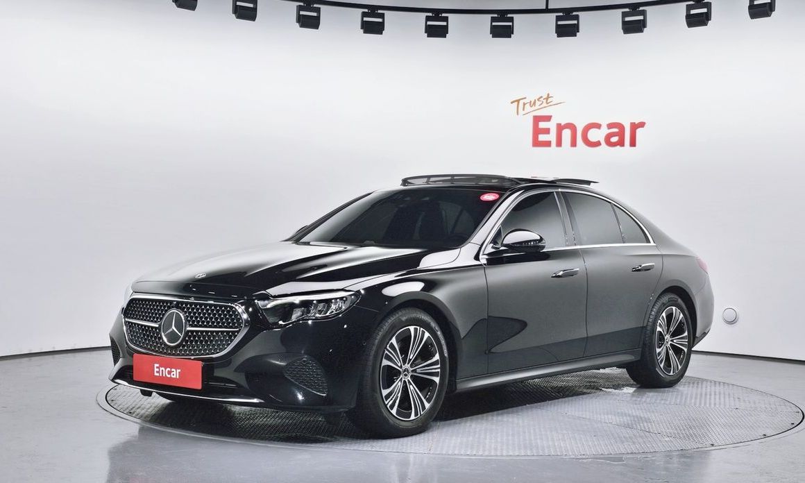 Mercedes-Benz E-Class 2024