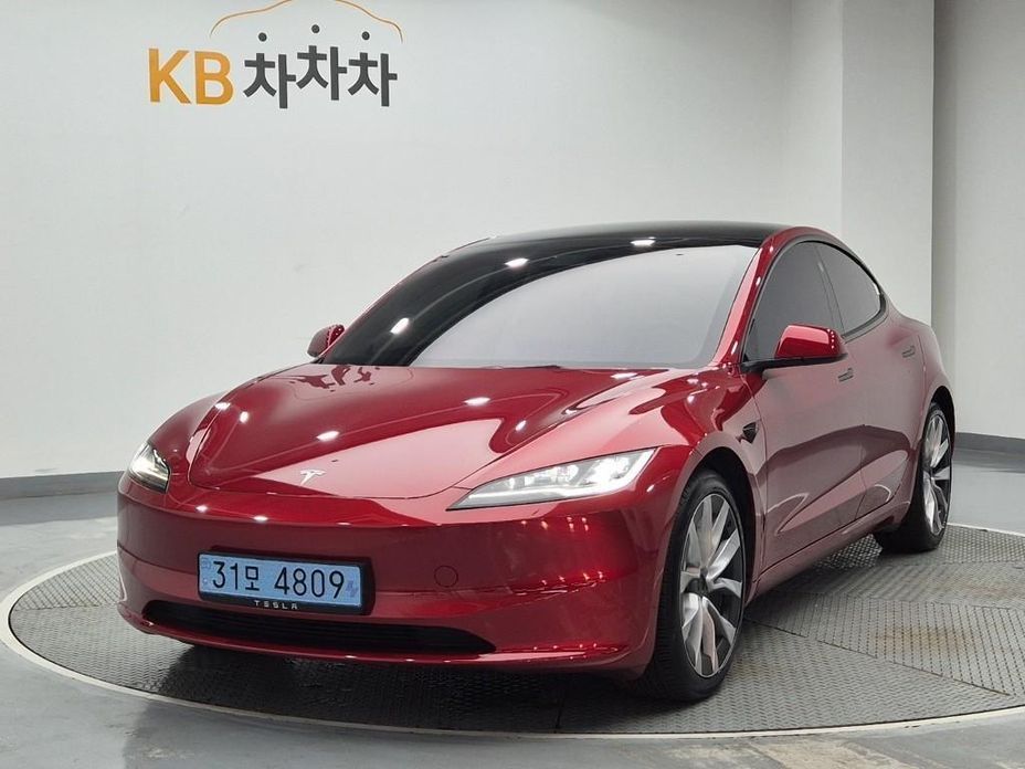 Tesla Model 3 2024