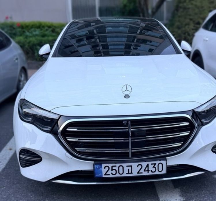 Mercedes-Benz E-Class 2024