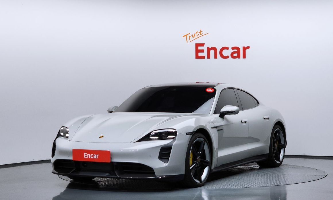 Porsche Taycan 2021