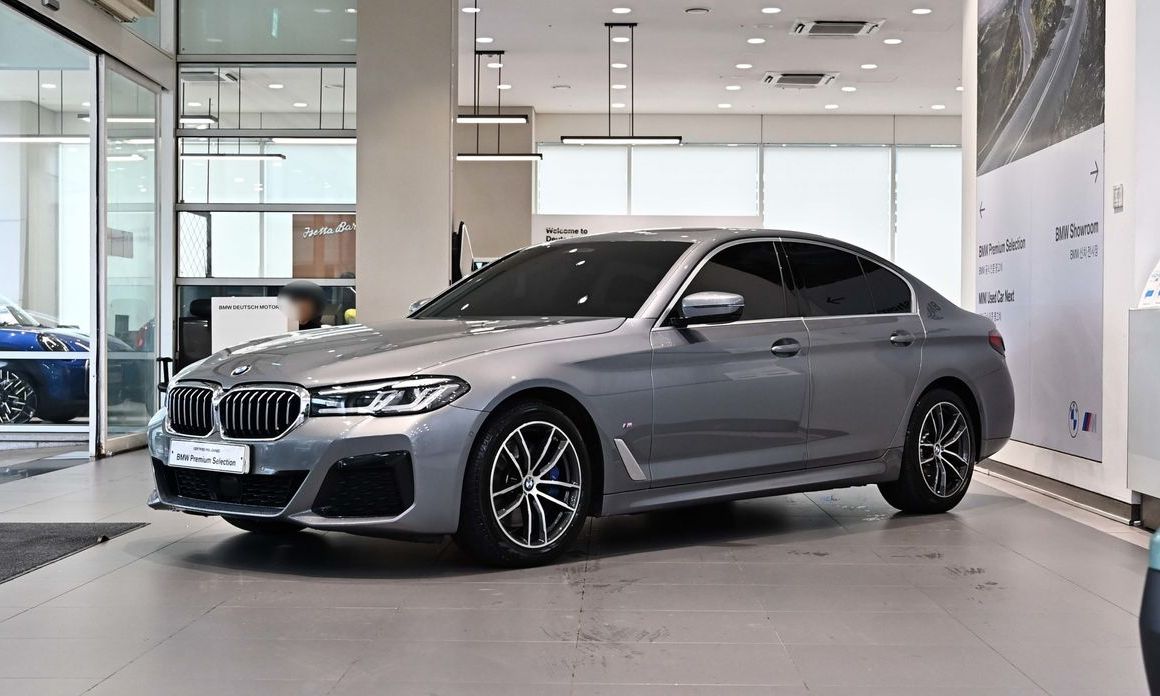 BMW 5-Series 2023