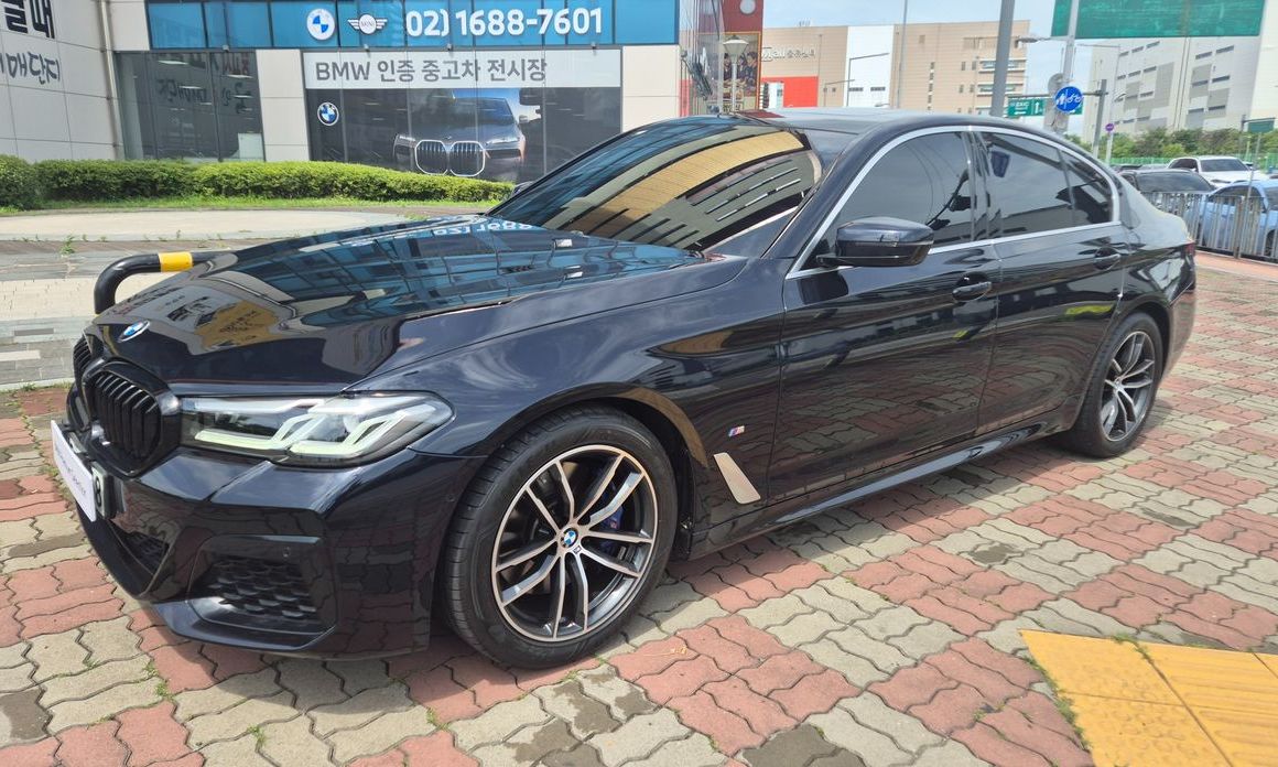 BMW 5-Series 2023