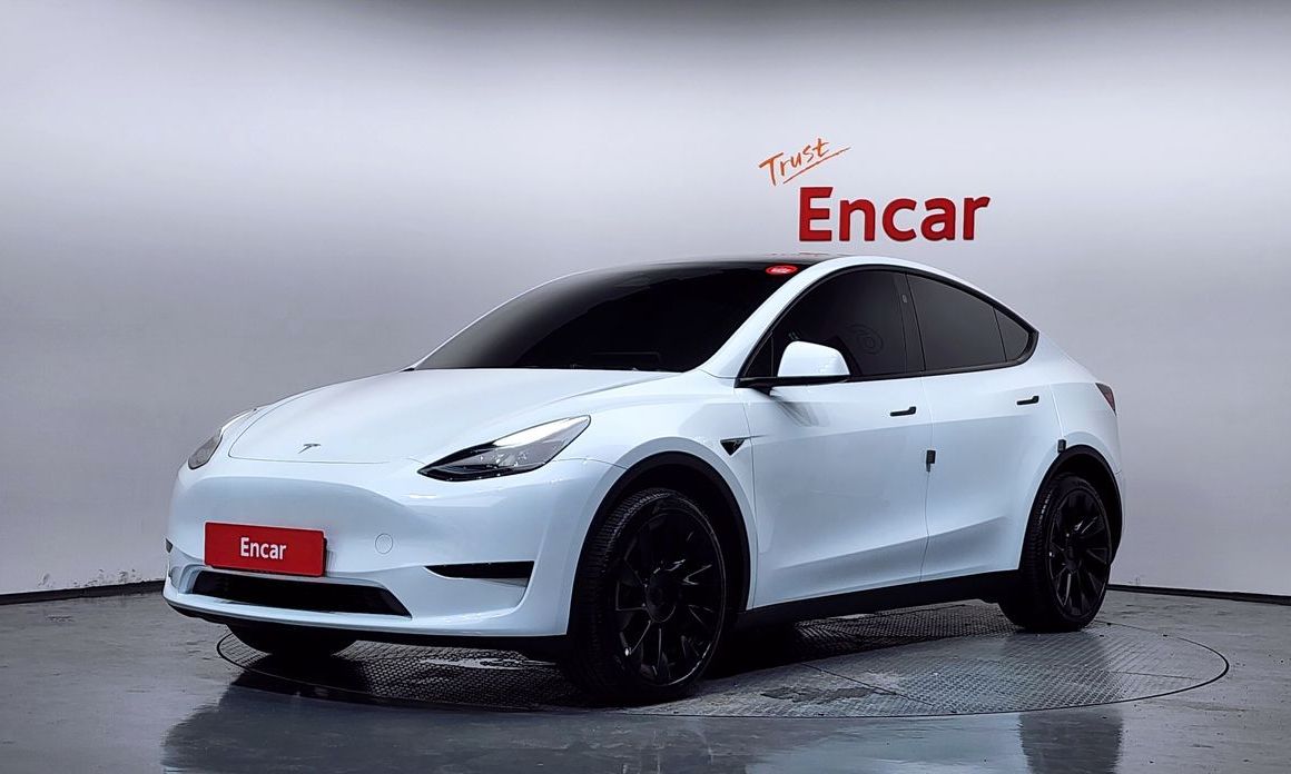 Tesla Model Y 2024