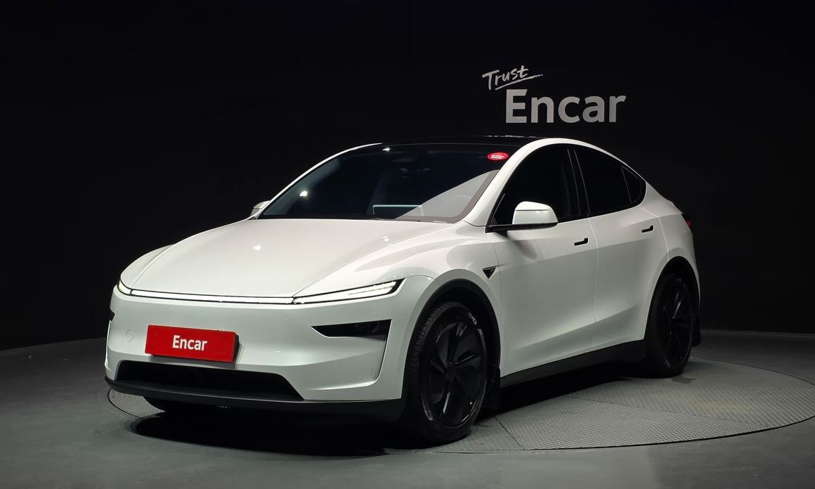 Tesla Model Y 2025