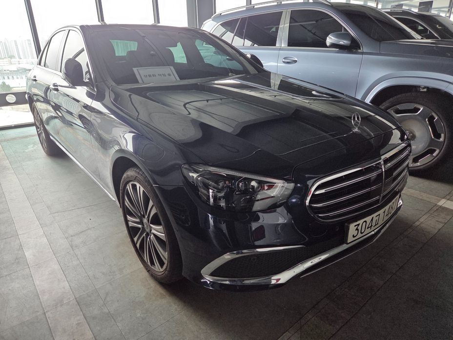 Mercedes-Benz E-Class 2023