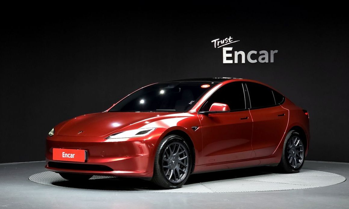 Tesla Model 3 2024
