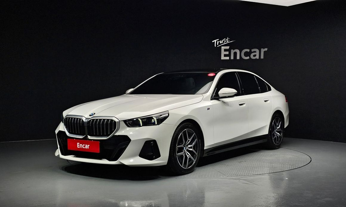 BMW 5-Series 2024