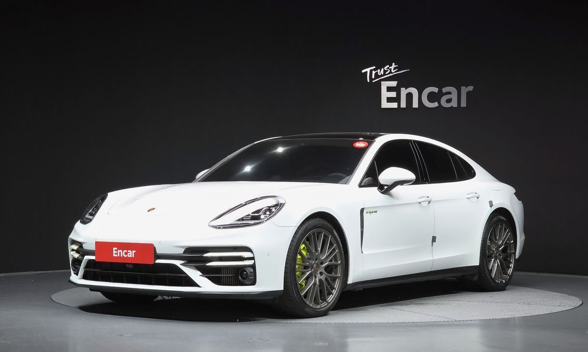 Porsche Panamera 2023