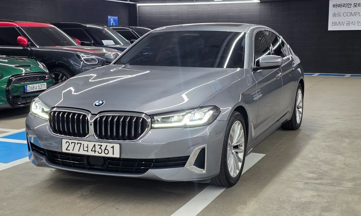 BMW 5-Series 2023