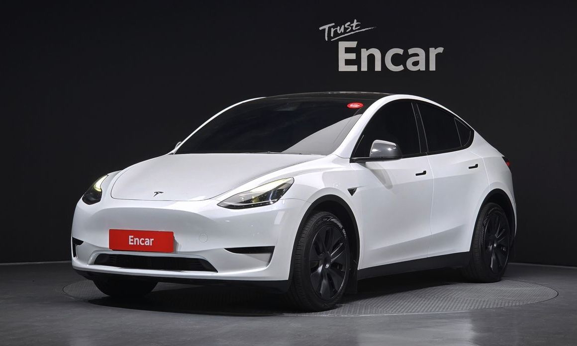 Tesla Model Y 2024