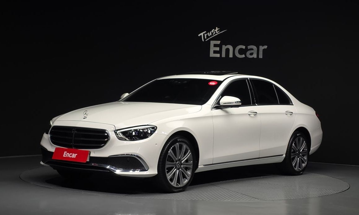 Mercedes-Benz E-Class 2023