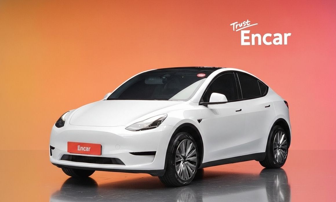 Tesla Model Y 2024