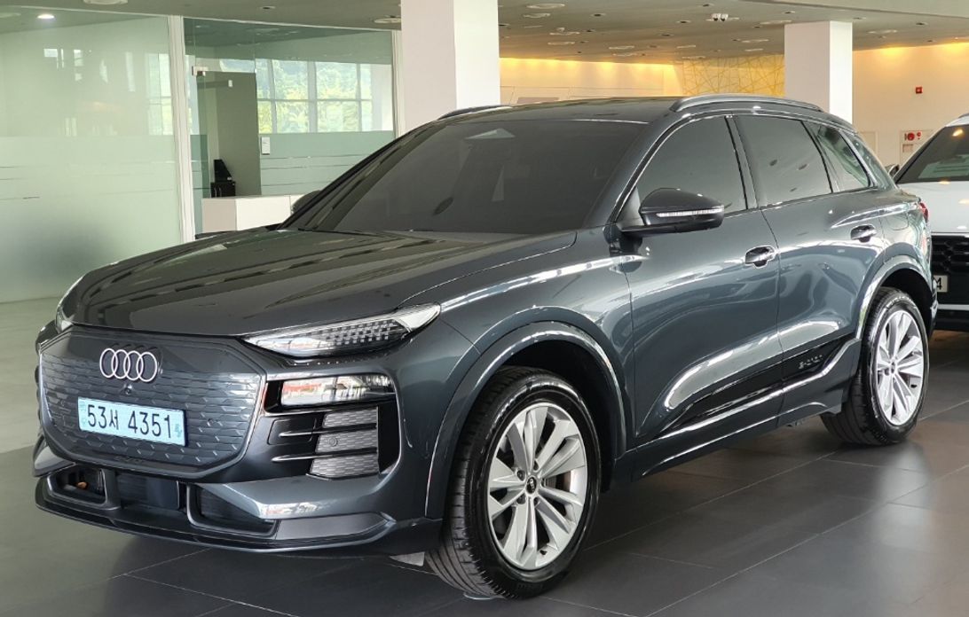 Audi Q6 e-tron 2025