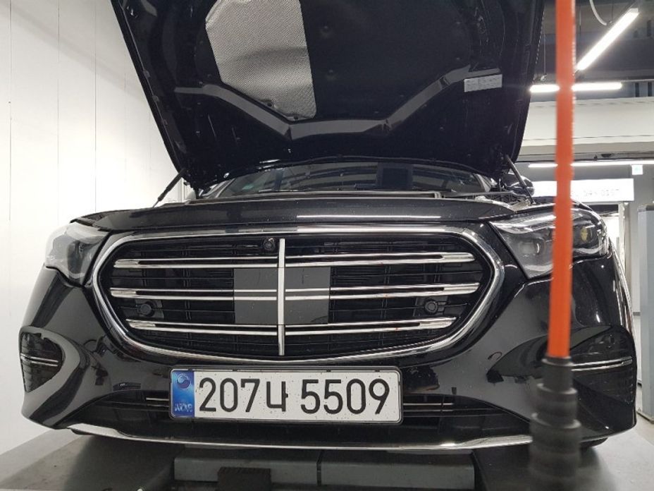 Mercedes-Benz E-Class 2025