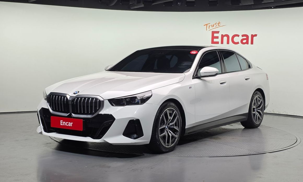 BMW 5-Series 2024