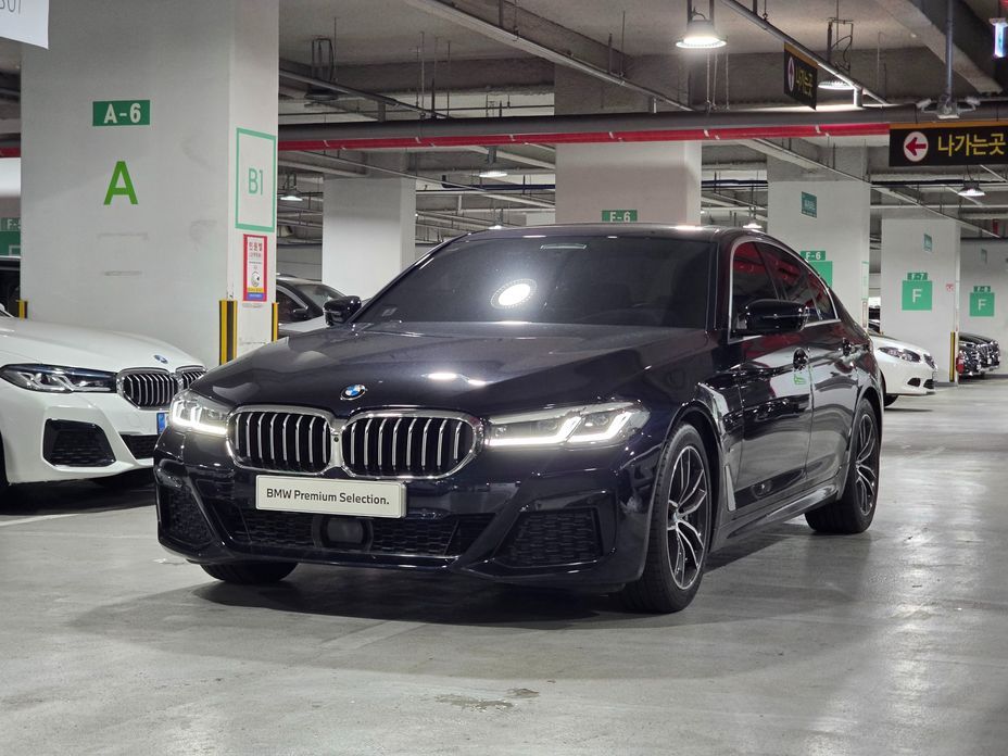 BMW 5-Series 2023