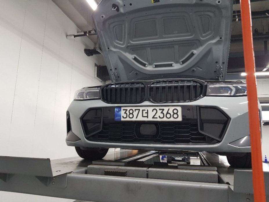 BMW 3-Series 2023