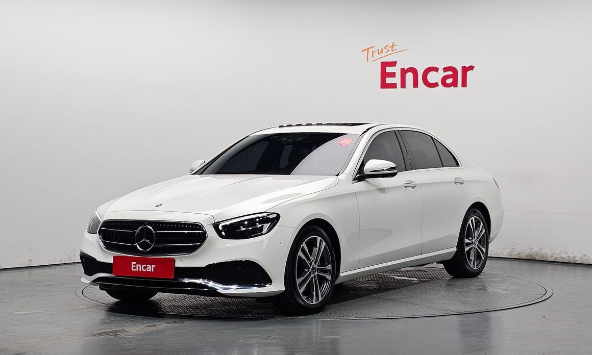 Mercedes-Benz E-Class 2023