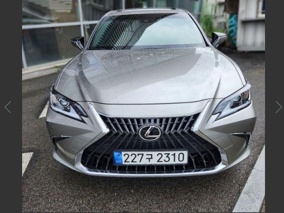 Lexus ES 2023