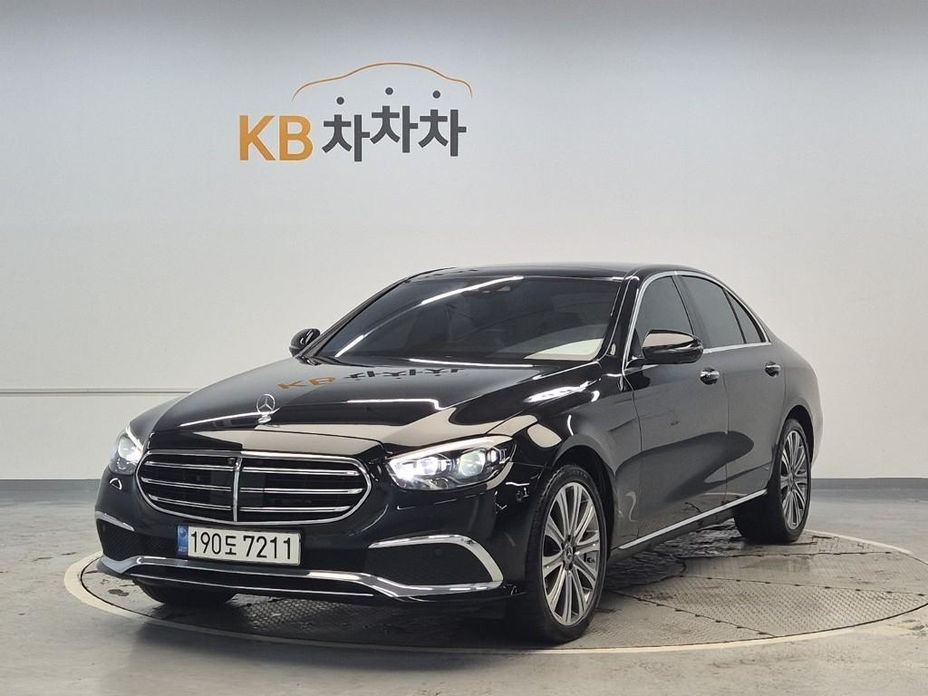 Mercedes-Benz E-Class 2022