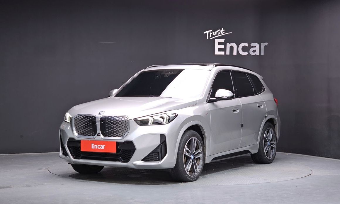 BMW iX1 2024