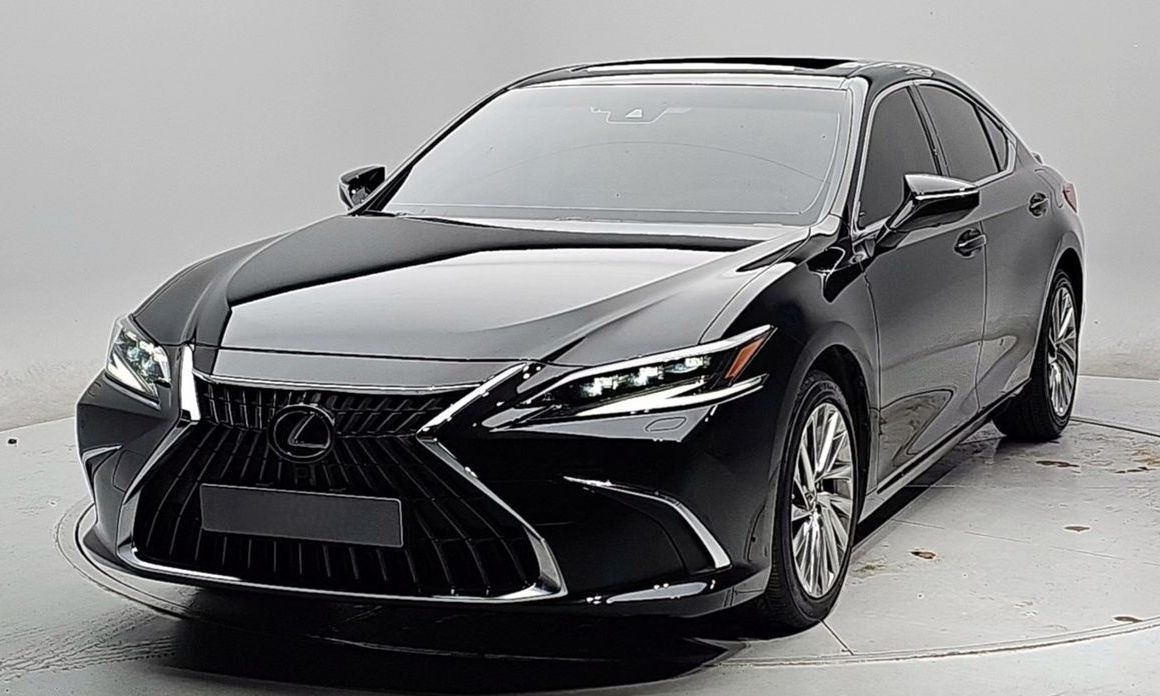 Lexus ES 2025