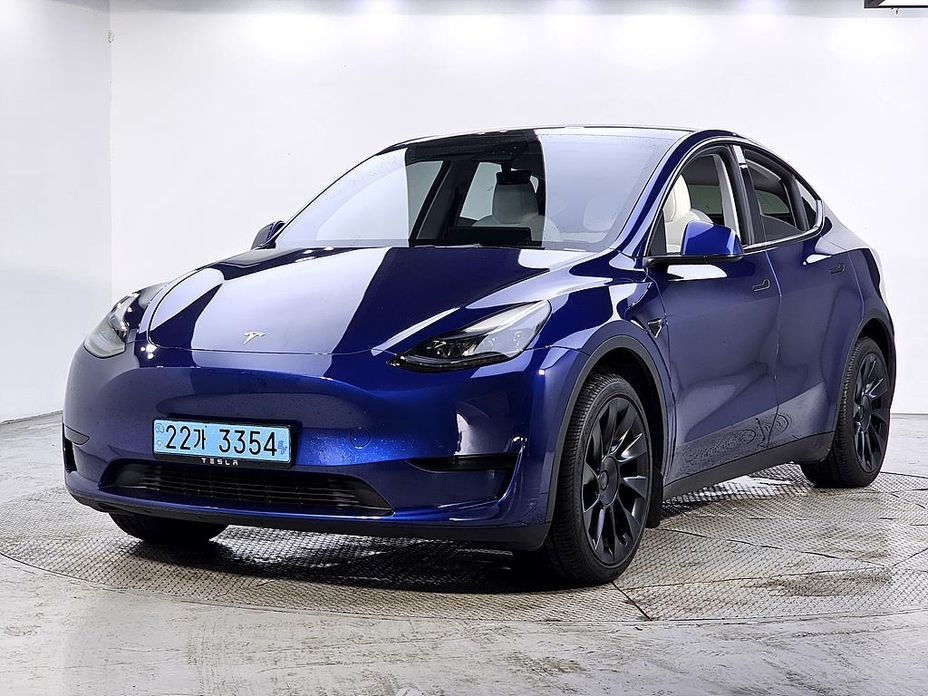 Tesla Model Y 2024