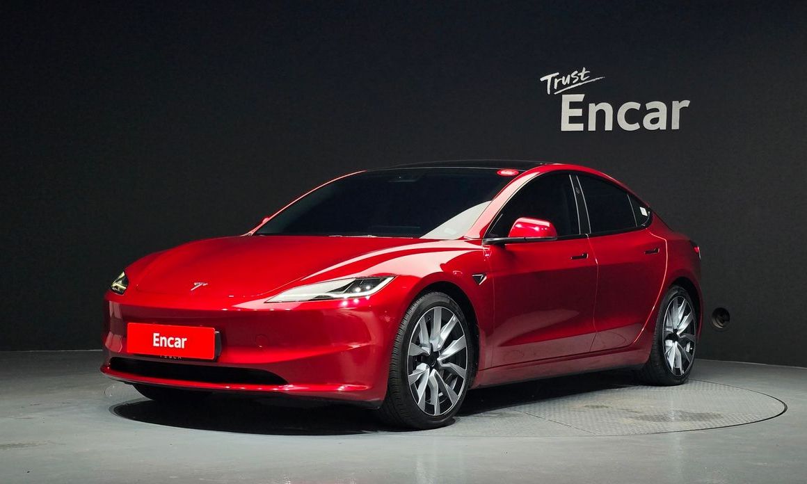 Tesla Model 3 2024