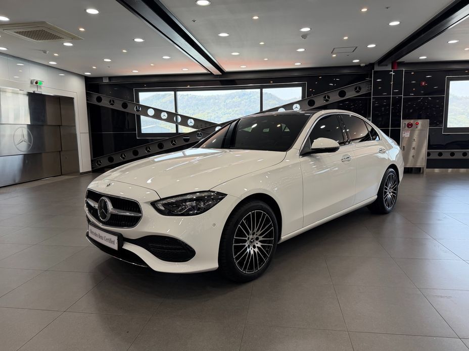 Mercedes-Benz C-Class 2024