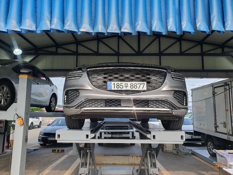 Genesis GV70 2025