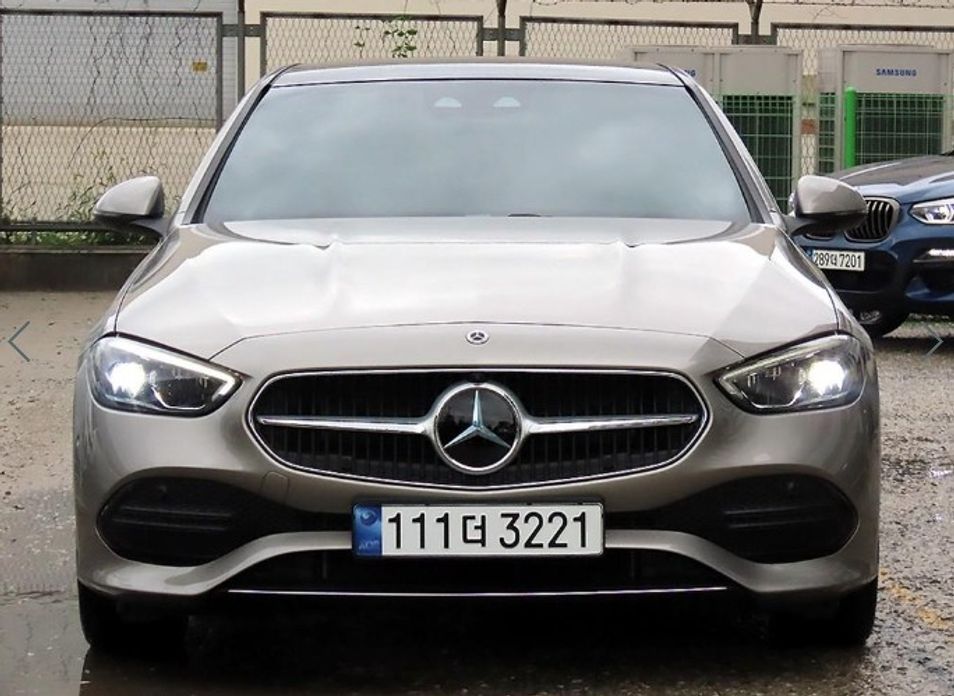 Mercedes-Benz C-Class 2024