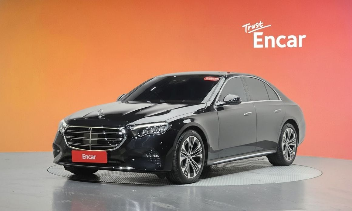 Mercedes-Benz E-Class 2024