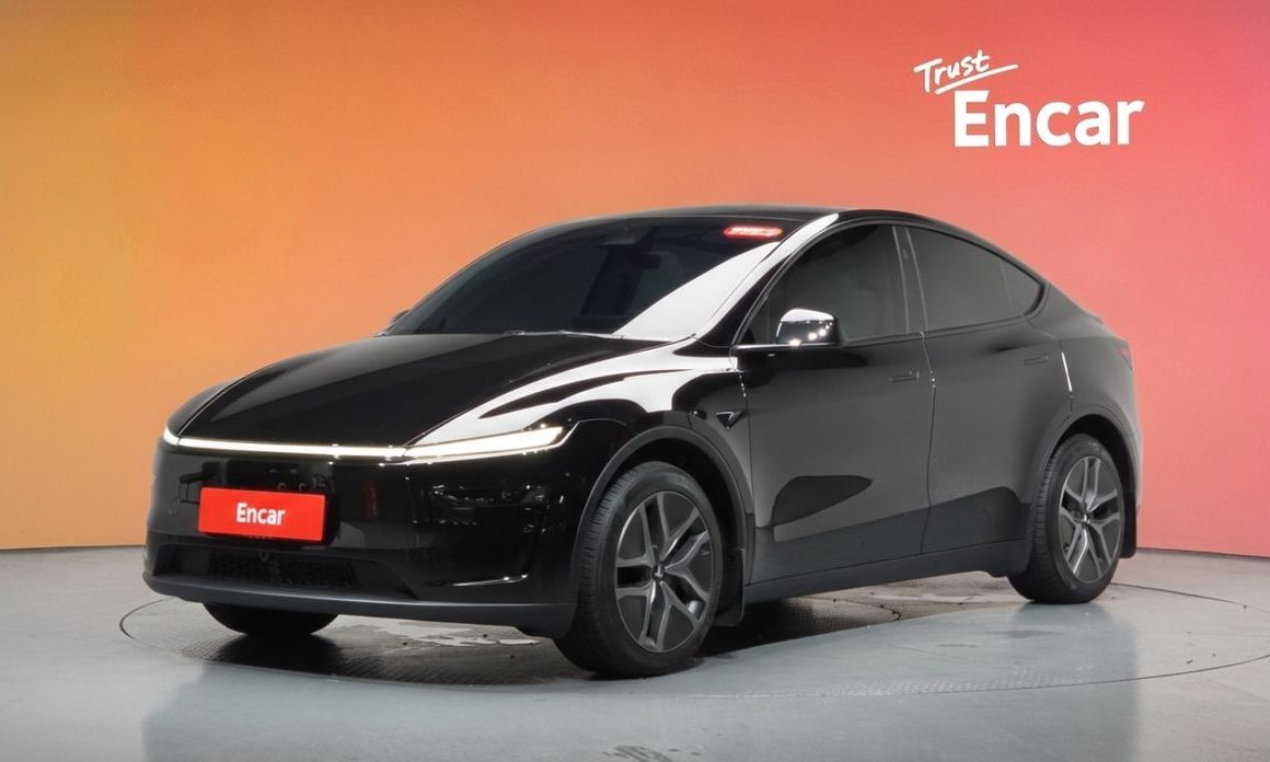 Tesla Model Y 2025