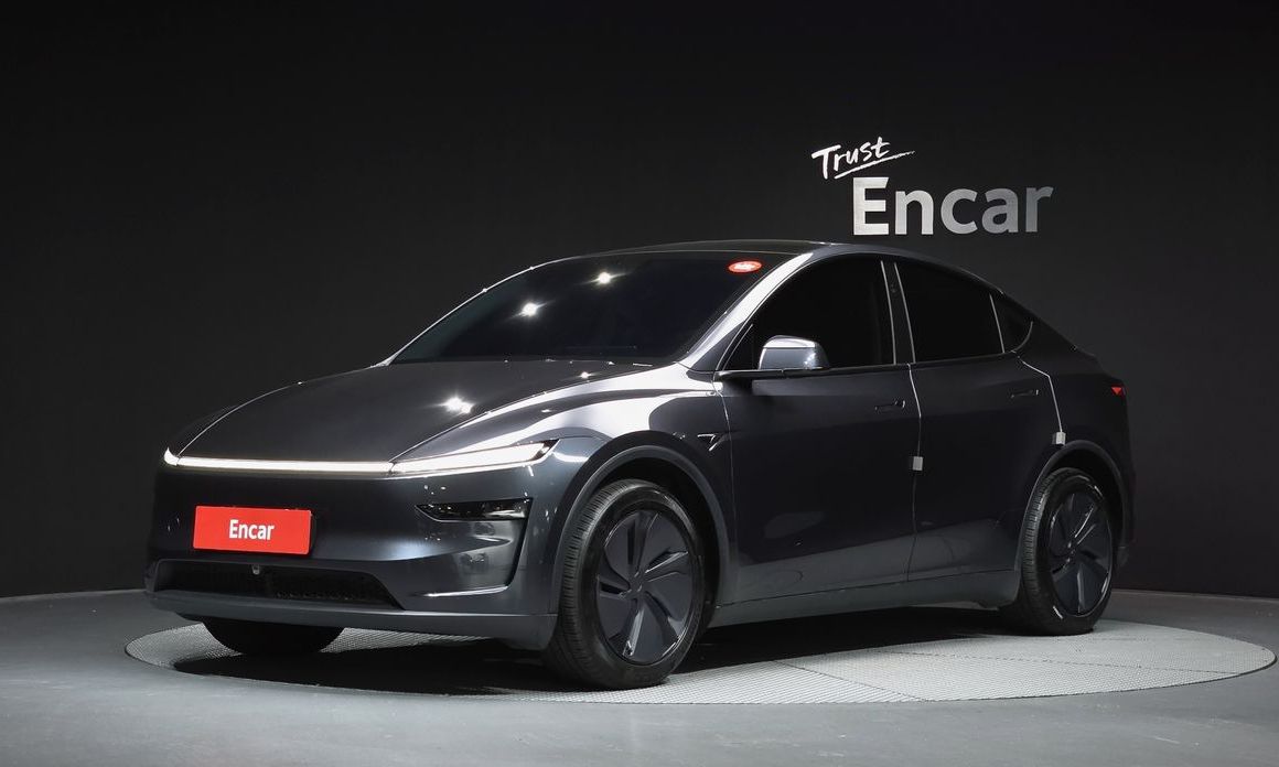 Tesla Model Y 2025