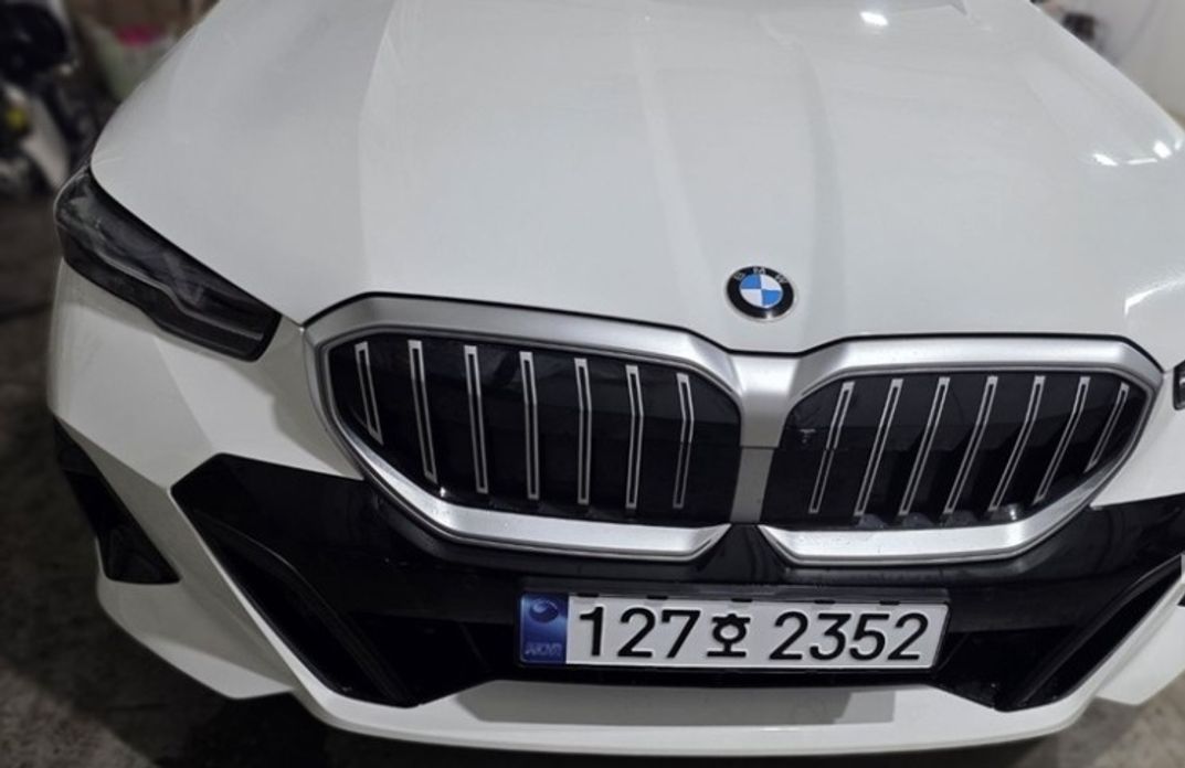 BMW 5-Series 2025