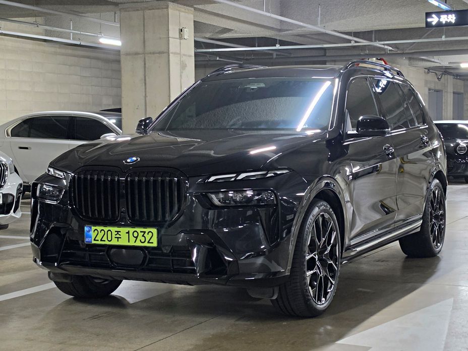 BMW X7 2025