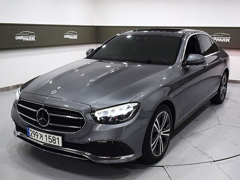 Mercedes-Benz E-Class 2022