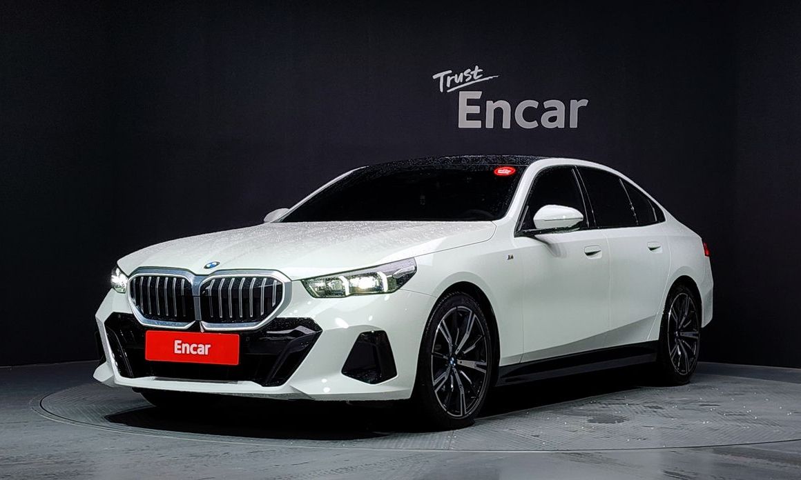 BMW 5-Series 2024