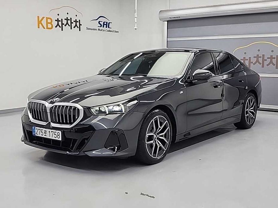 BMW 5-Series 2025