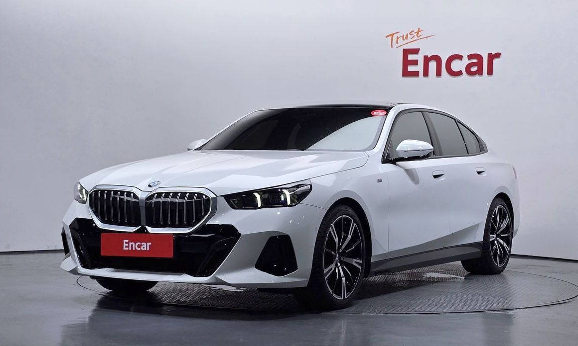 BMW 5-Series 2024