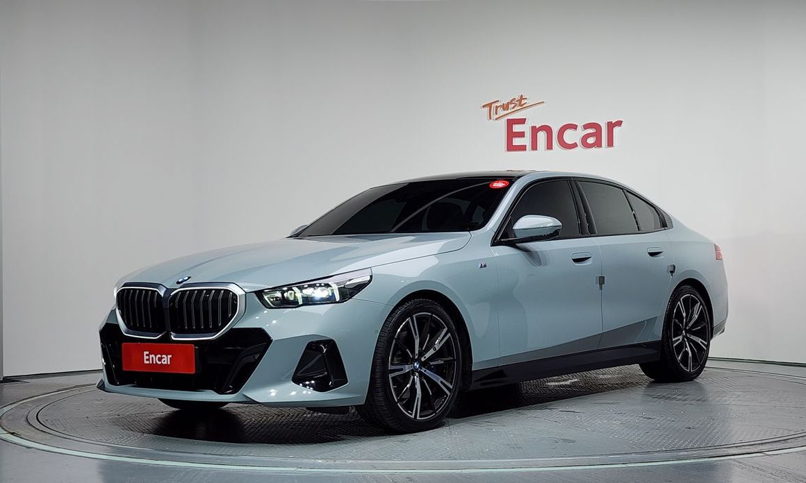 BMW 5-Series 2024