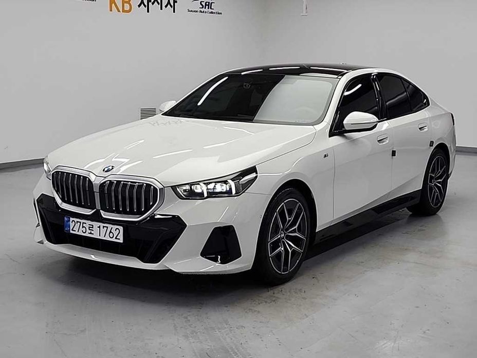 BMW 5-Series 2025