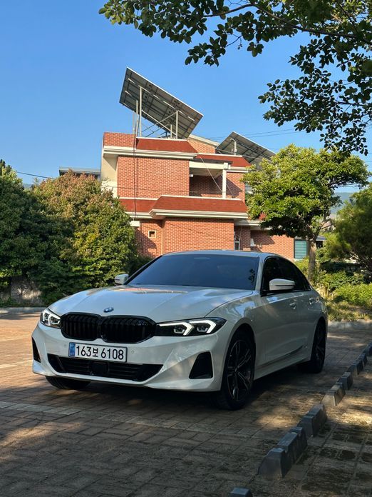 BMW 3-Series 2023