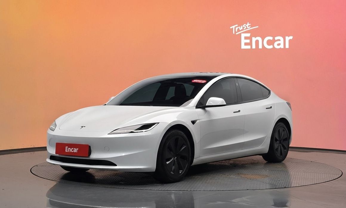 Tesla Model 3 2024