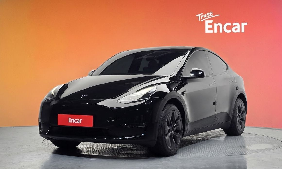 Tesla Model Y 2024
