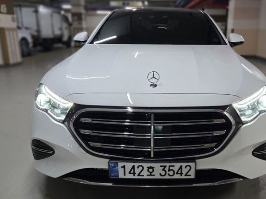Mercedes-Benz E-Class 2024